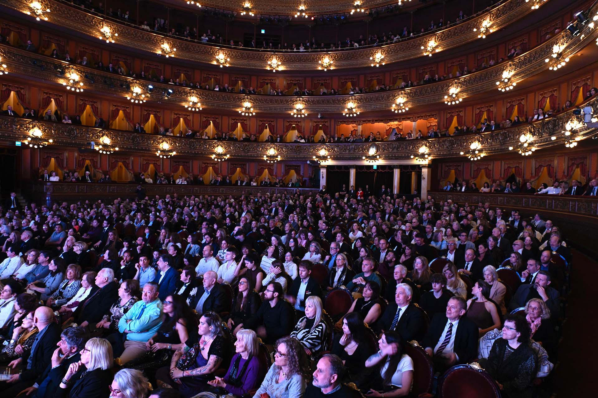 130 años Amia Teatro Colón