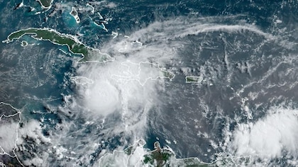 Huracán Beryl está por tocar tierra en Jamaica; Quintana Roo cambia alerta de verde a amarilla | EN VIVO