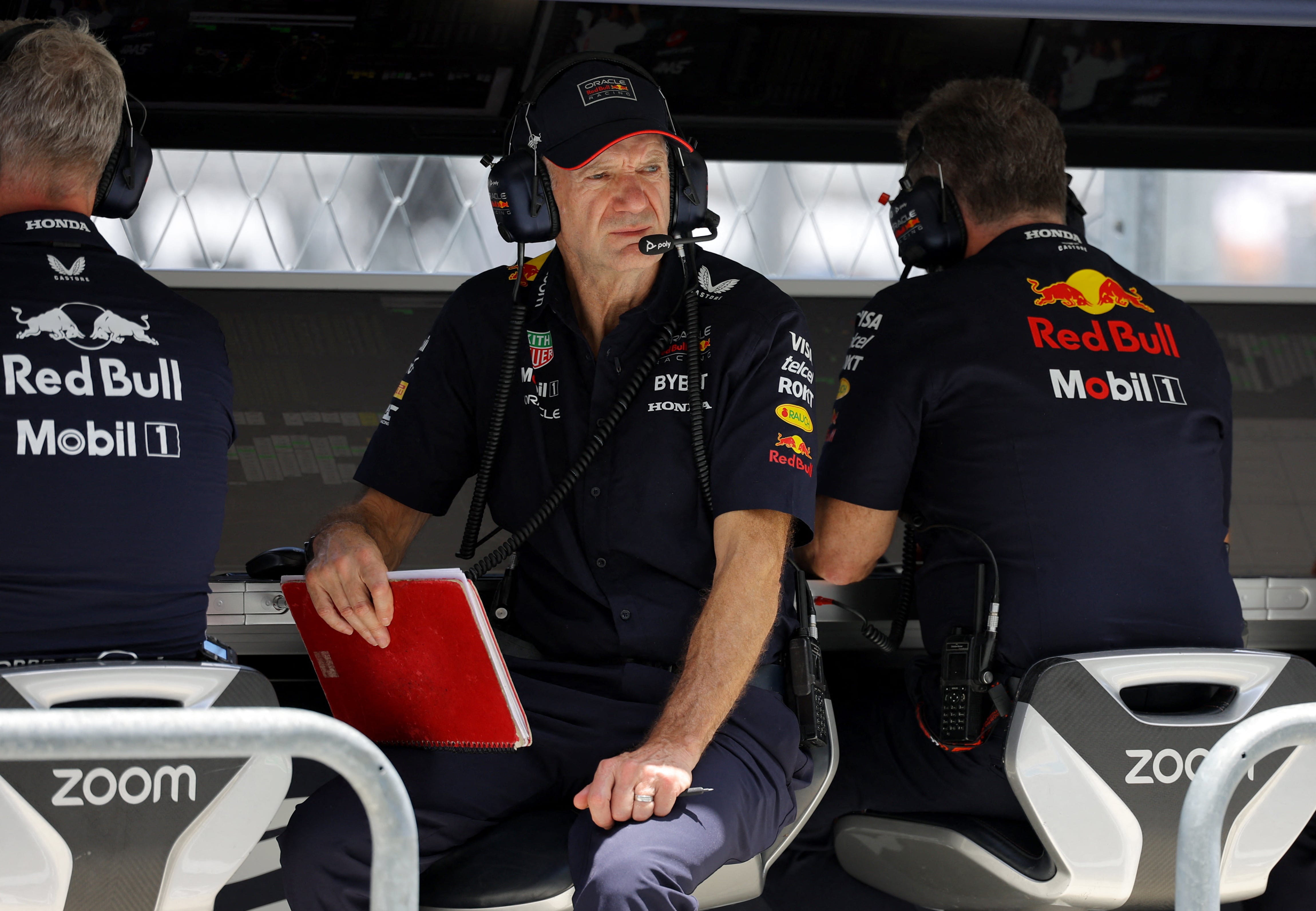 Adrian Newey, jefe de tecnología de Red Bull, durante las prácticas del Gran Premio de Miami de Fórmula Uno F1 - Autódromo Internacional de Miami, Miami, Florida, Estados Unidos - 3 de mayo de 2024 (REUTERS/Brian Snyder)