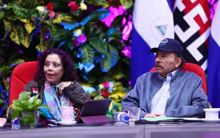 Rosario Murillo y Daniel Ortega, en un acto por el 44 aniversario de la Fuerza Naval del Ejército de Nicaragua (EFE/Presidencia de Nicaragua)