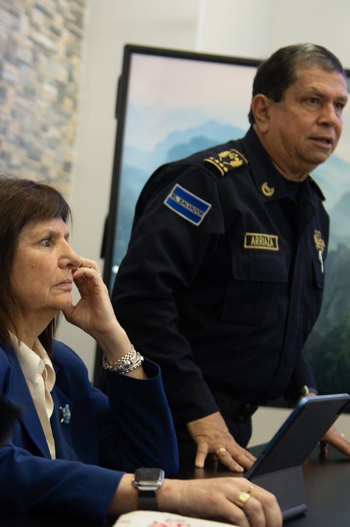 Patricia Bullrich en El Salvador