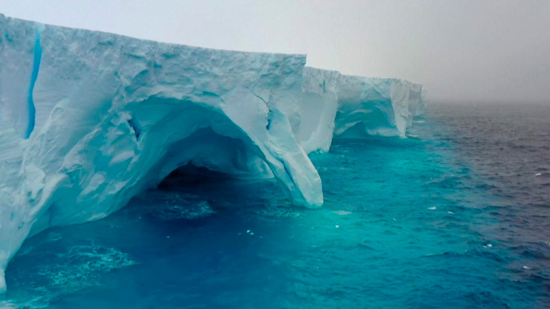 Cómo es el iceberg Al A23a