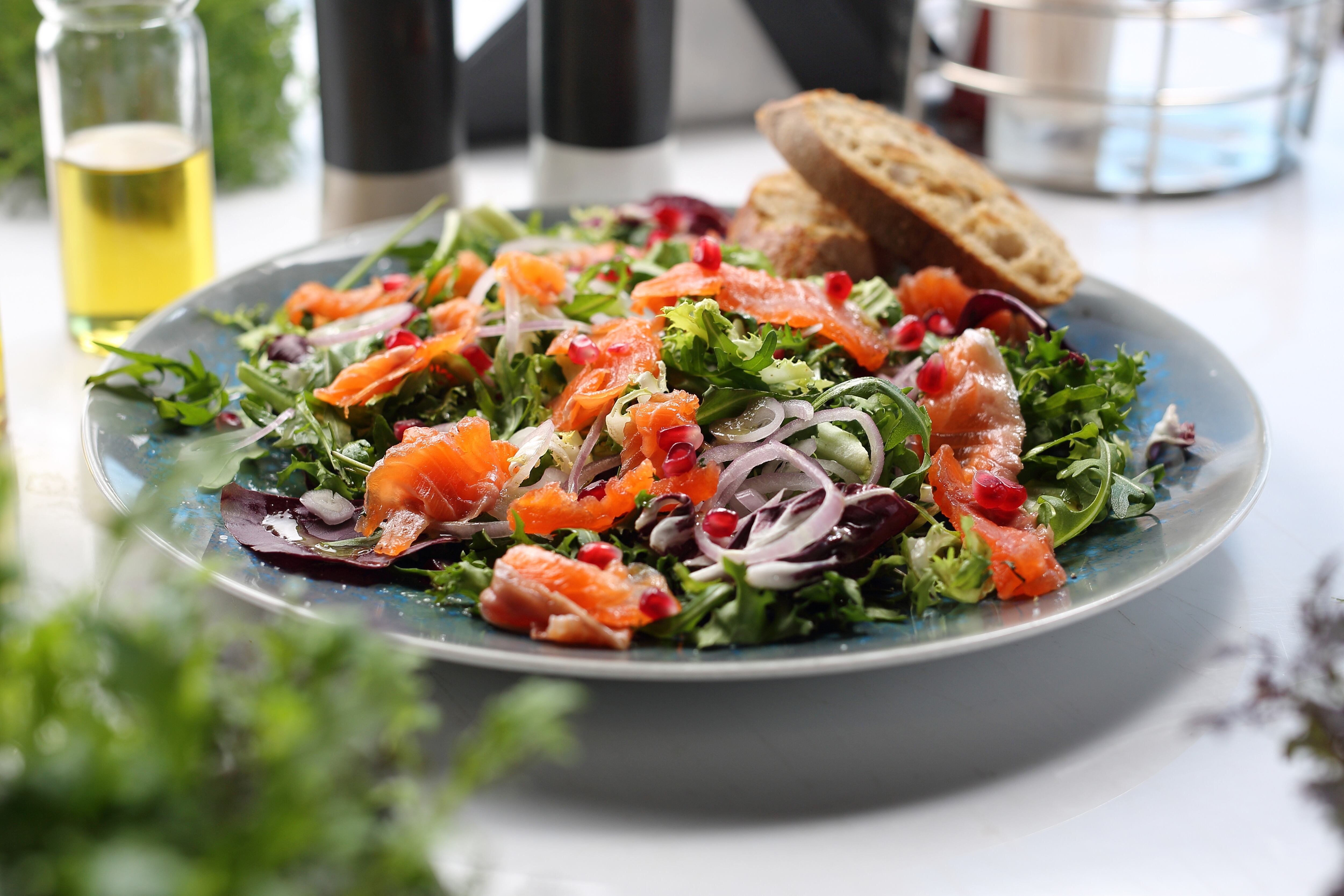 Ensalada de salmón con espinacas