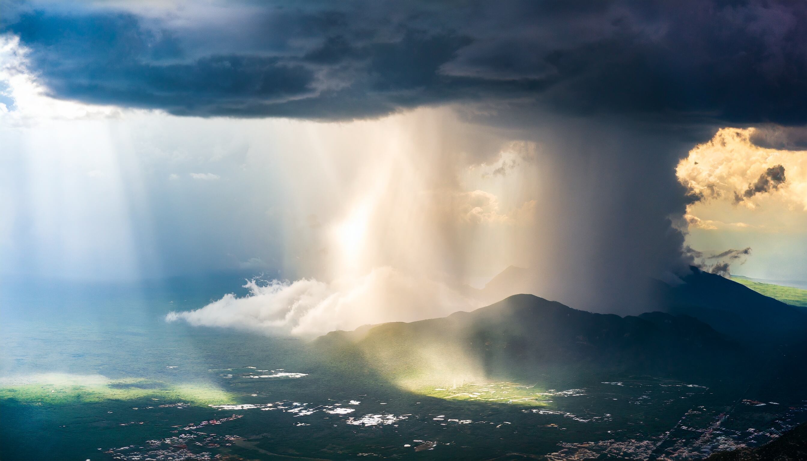 Esta imagen muestra lluvia intensa y viento furioso en México, un recordatorio de la poderosa y a veces devastadora fuerza de la naturaleza. - (Imagen ilustrativa Infobae)