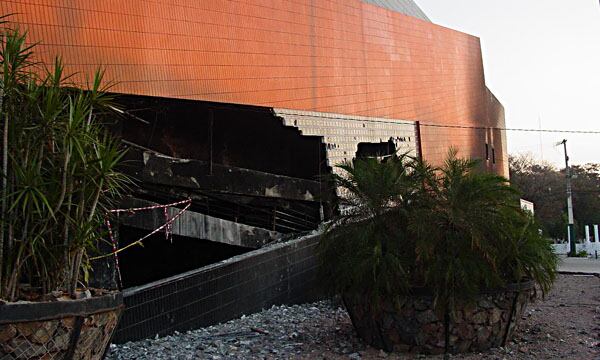 El sector del estacionamiento, que durante el incendio estuvo cubierto por el humo