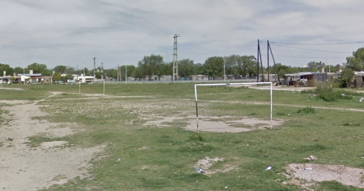 Un nene de 10 años apuñaló a un chico de 13 en una cancha de fútbol de un barrio de Río Cuarto