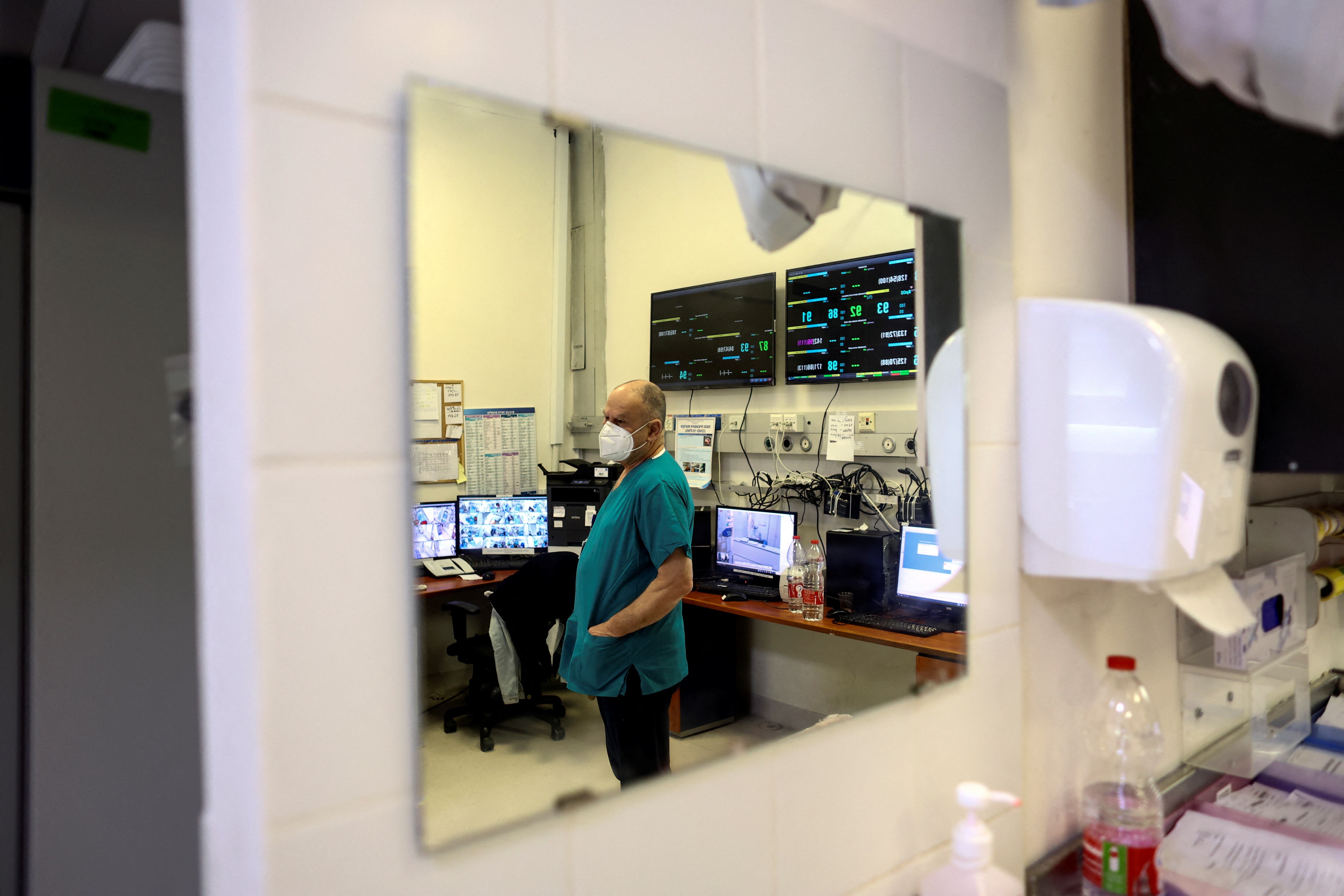 En Hadassah se trabaja e investiga para Identificar las verdaderas mutaciones conductoras en el tumor de un paciente:  un gran desafío para la oncología de precisión. (REUTERS/Ronen Zvulun)