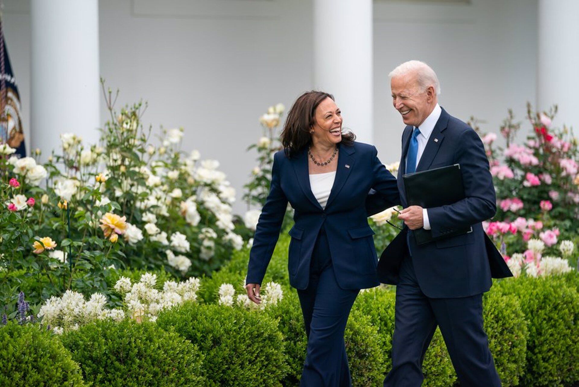 La vicepresidenta estadounidense ha inyectado optimismo al equipo de campaña en Delaware (este), donde Biden se recupera de COVID-19 (EUROPA PRESS)
