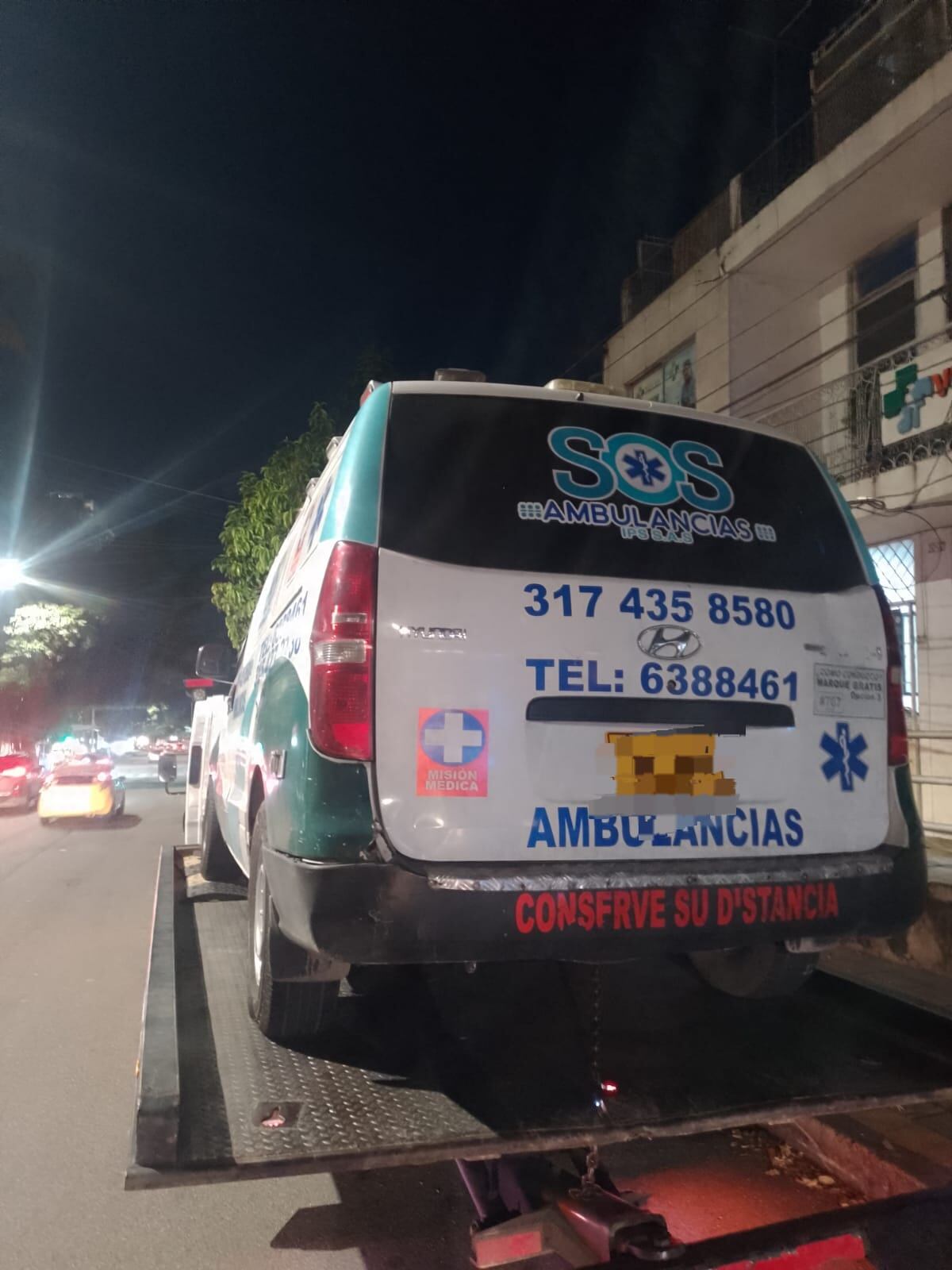 Hombre fue sorprendido manejando una ambulancia en estado de embriaguez en Bucaramanga - crédito @cebuenocad/X