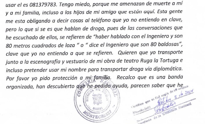 Cristian Loor Loor, un director y actor ecuatoriano, denunció que era amenazado y que alguien quería tomar su nombre u obligarlo a llevar droga junto a la escenografía de su obra por medios diplomáticos. (Plan V)