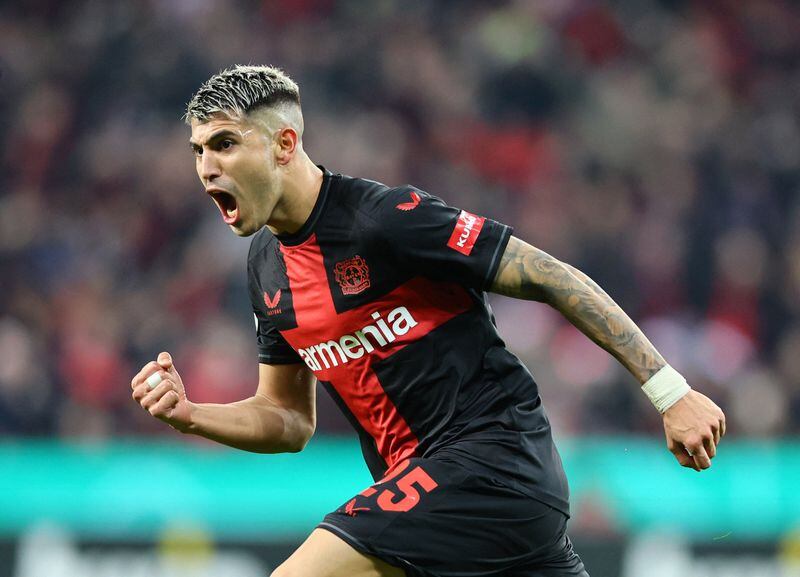 Exequiel Palacios ganó la Bundesliga con Bayer Leverkusen y espera trasladar ese nivel a la selección argentina (REUTERS/Wolfgang Rattay)