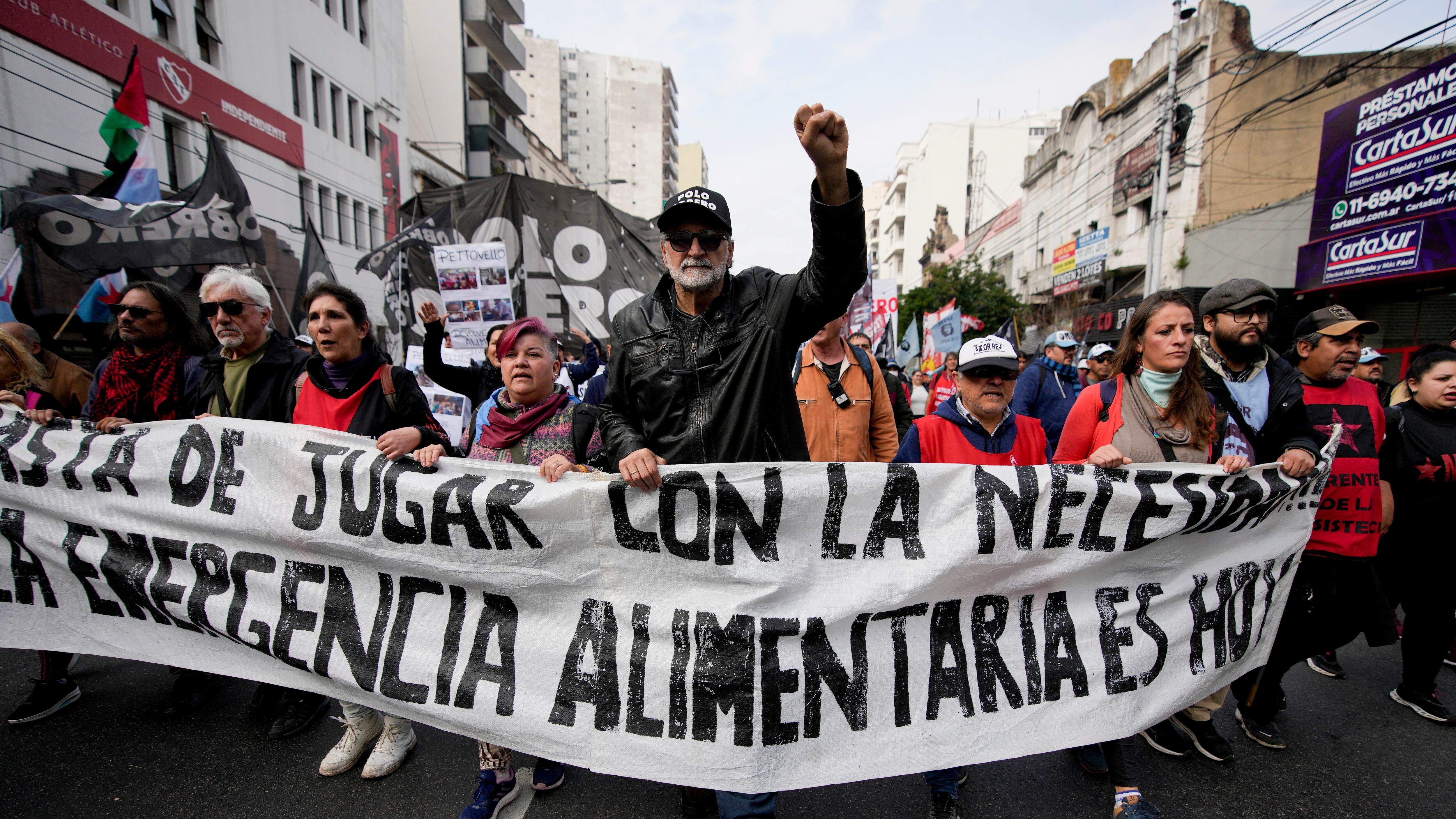 Eduardo Belliboni, líder de la organización social Polo Obrero, cada vez más complicado por la justicia. Fue procesado y pierde poder interno (AP Foto/Natacha Pisarenko)