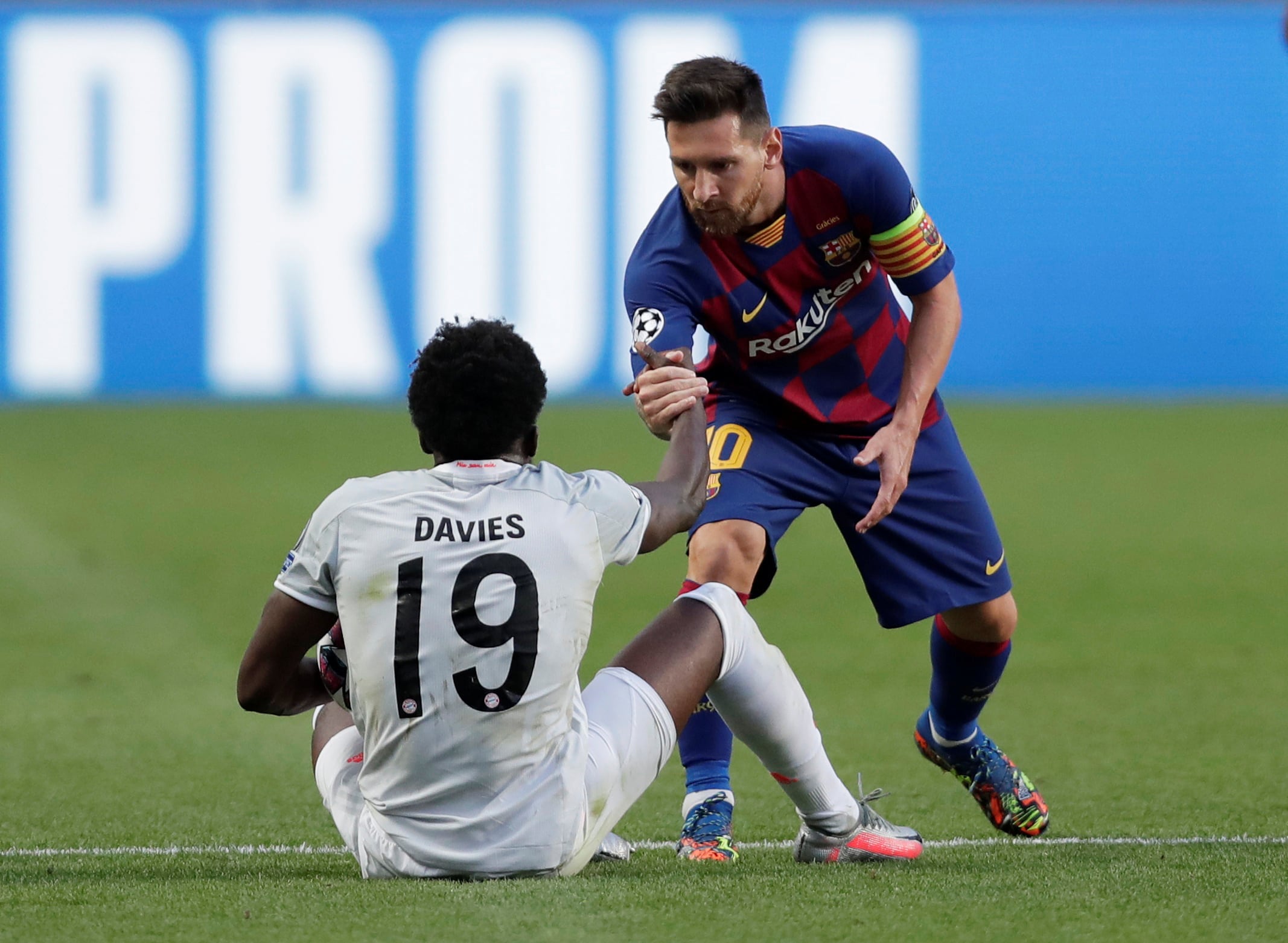 La foto del póster ocurrió en los cuartos de final del duelo entre Barcelona y Bayern Munich por la Champions de la pandemia (Manu Fernandez/Pool via REUTERS)