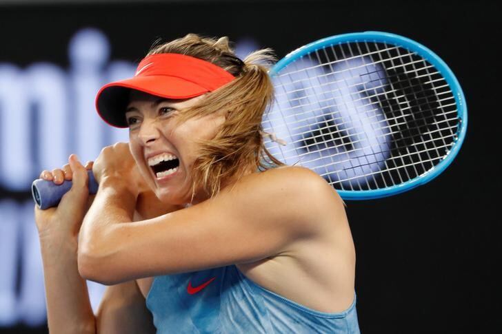 La tenista rusa Maria Sharapova durante un partido con la sueca Rebecca Peterson (Archivo/REUTERS)