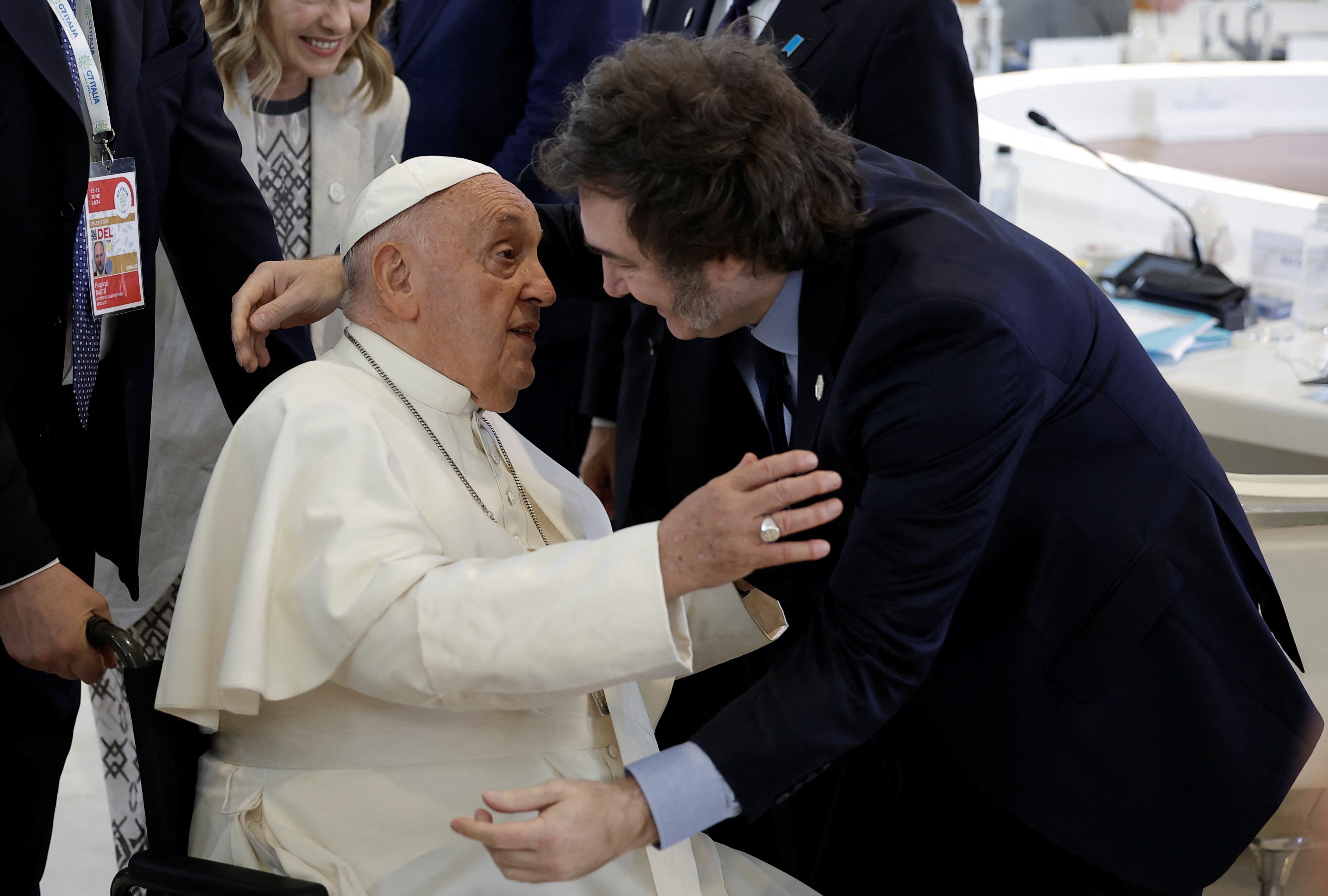 Milei saluda al papa Francisco (Fotos: Reuters)