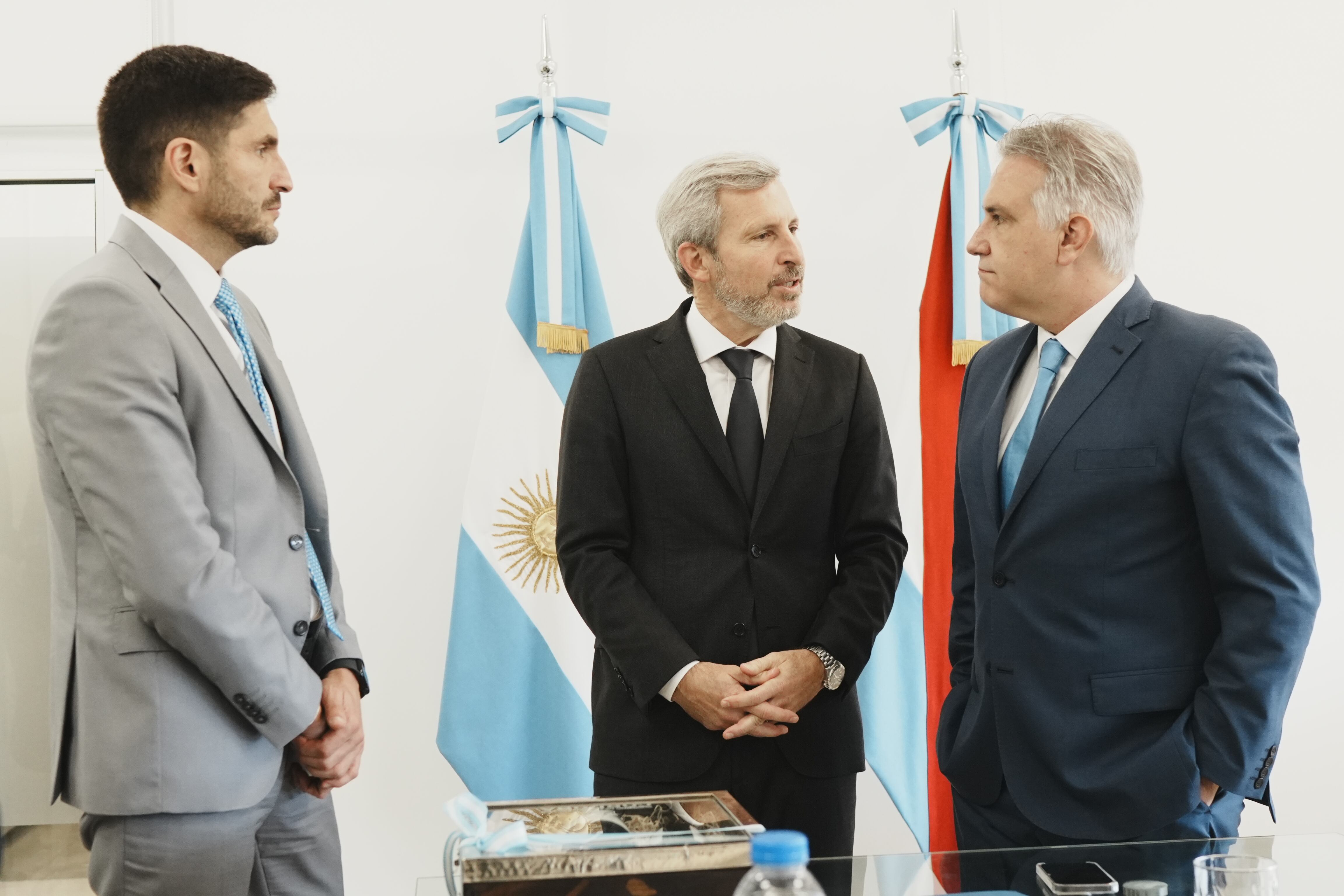 Encuentro Rogelio Frigero; Maximiliano Pullaro y Martín Llaryola