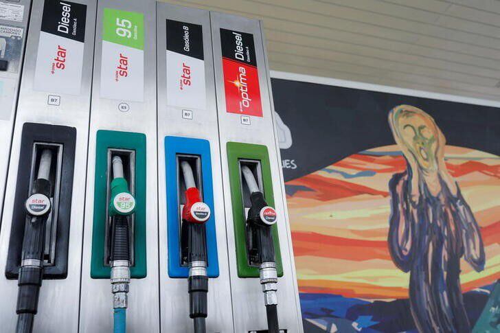 El precio de la gasolina cambia todos los días (Reuters)