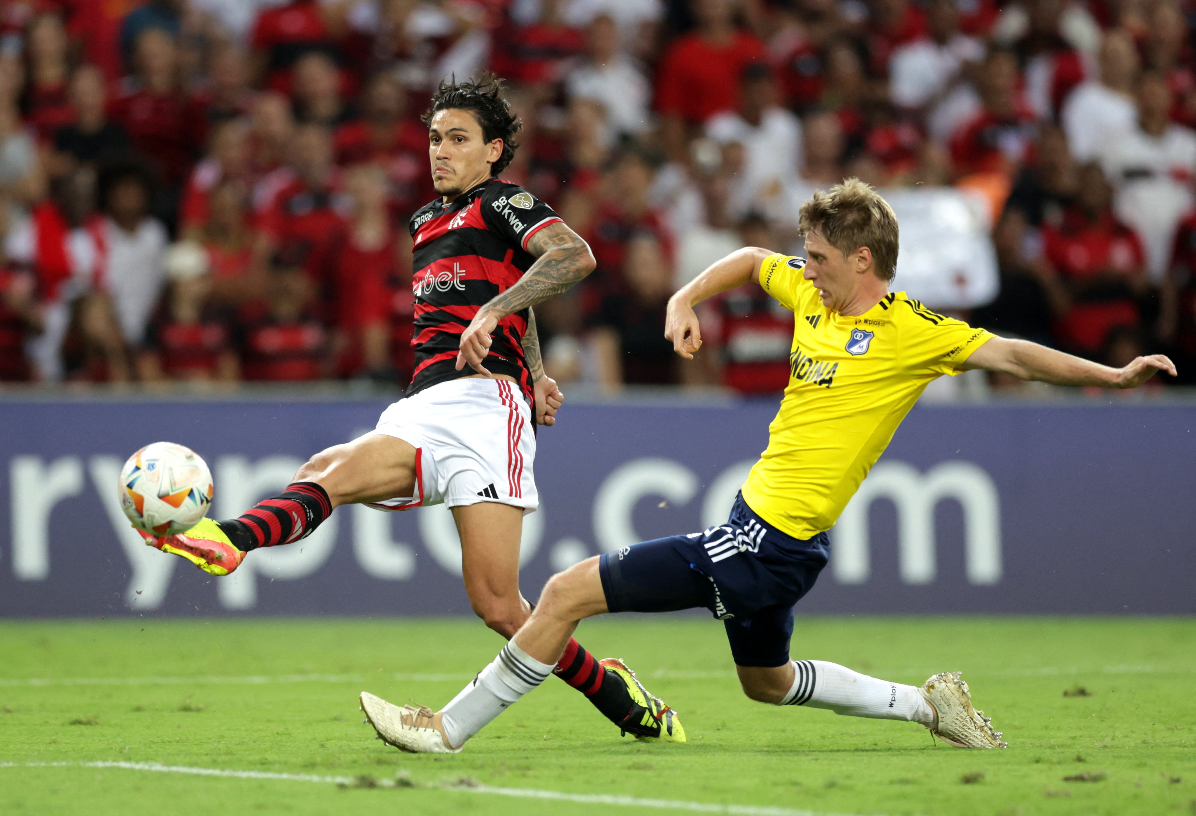 Pedro y Andrés Llinás jugando el 28 de mayo de 2024 por Copa Libertadores en el Estadio Maracaná - crédito Ricardo Moraes / REUTERS 