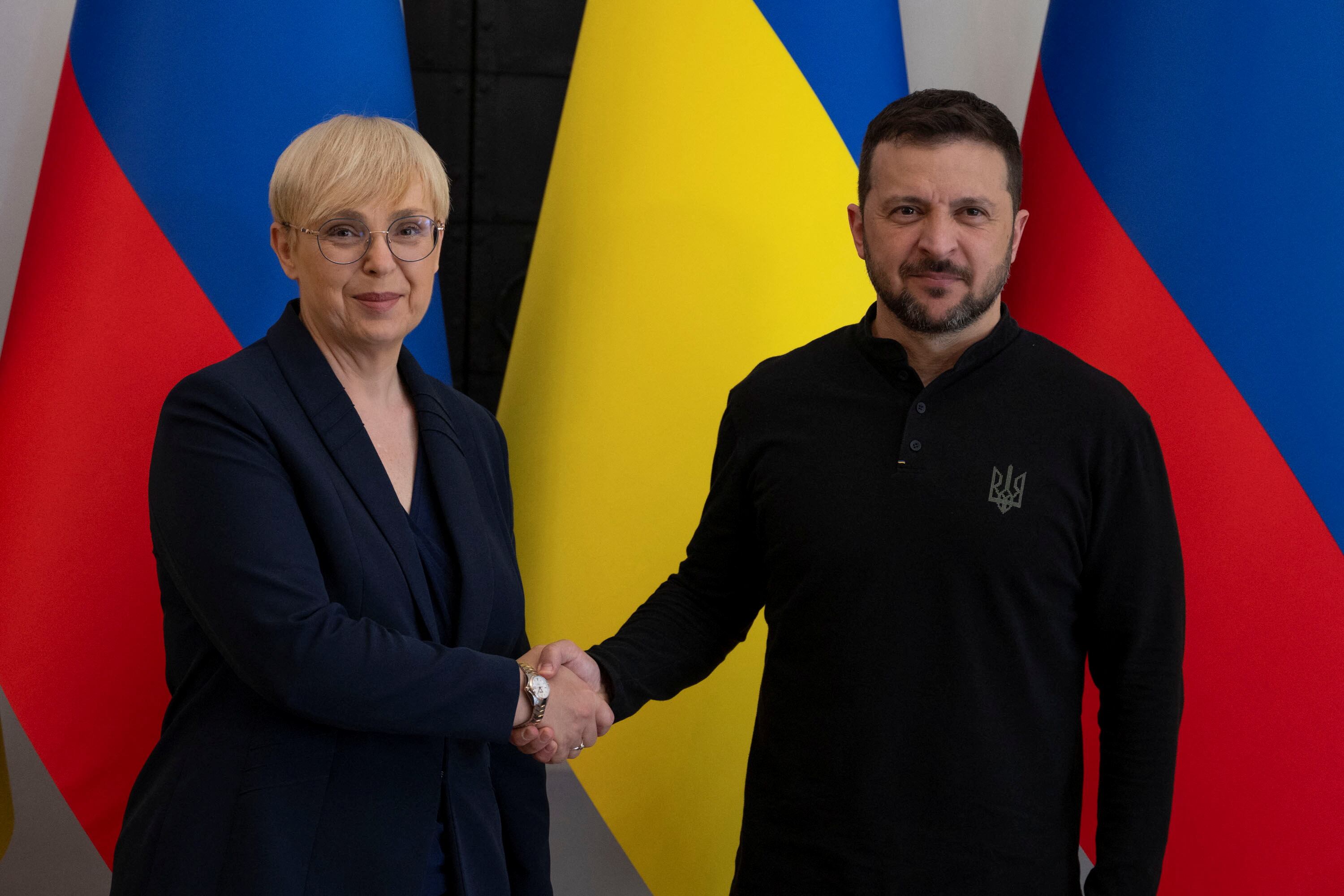 Zelensky junto a la eslovena Natasa Pirc Musar (Reuters)