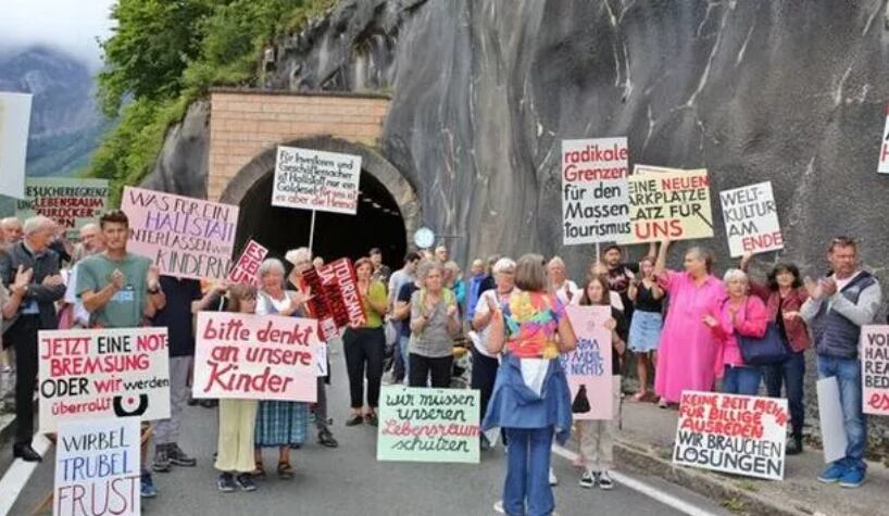 Protesta en Hallstatt, Austria