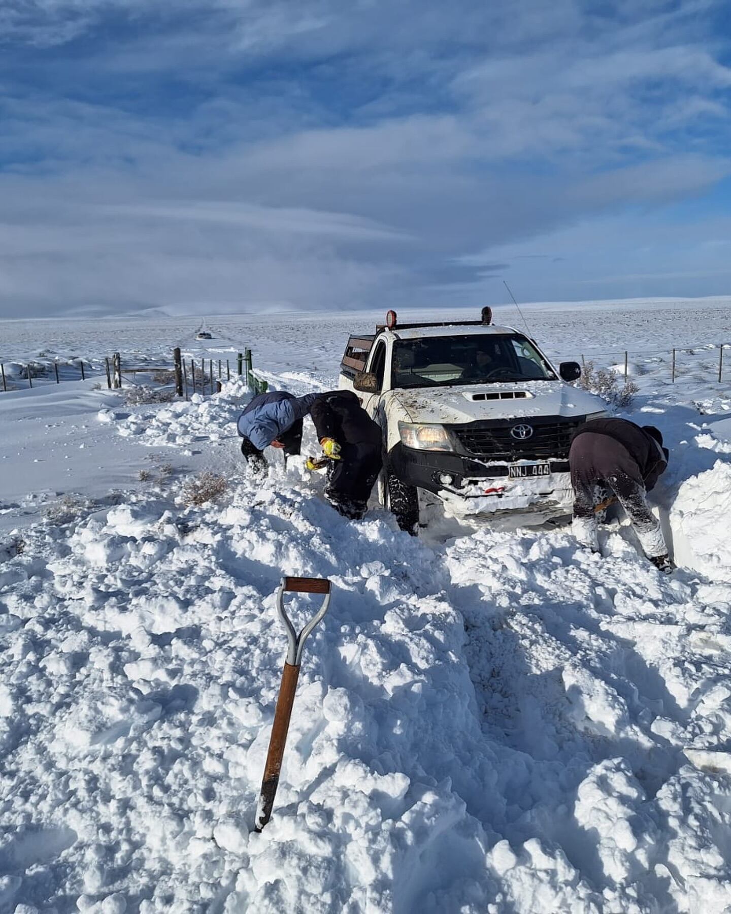 Camiontea atascada en la nieve