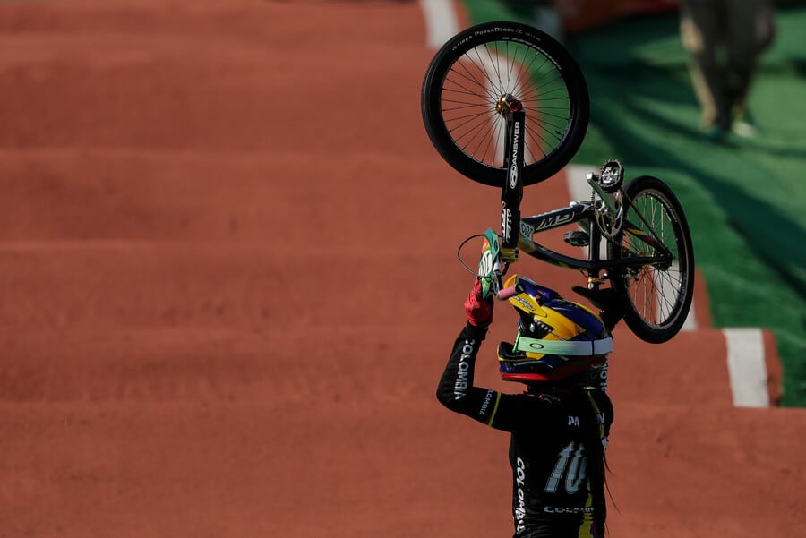 La celebración  de Mariana Pajón durante la competencia de BMX en Río 2016 que a la postre le daría la medalla de Oro. crédito - Mauricio Alvarado / Colprensa