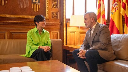 Isabel Rodríguez elogia al alcalde de Barcelona por frenar los pisos turísticos y anima a otras autoridades a seguir su ejemplo