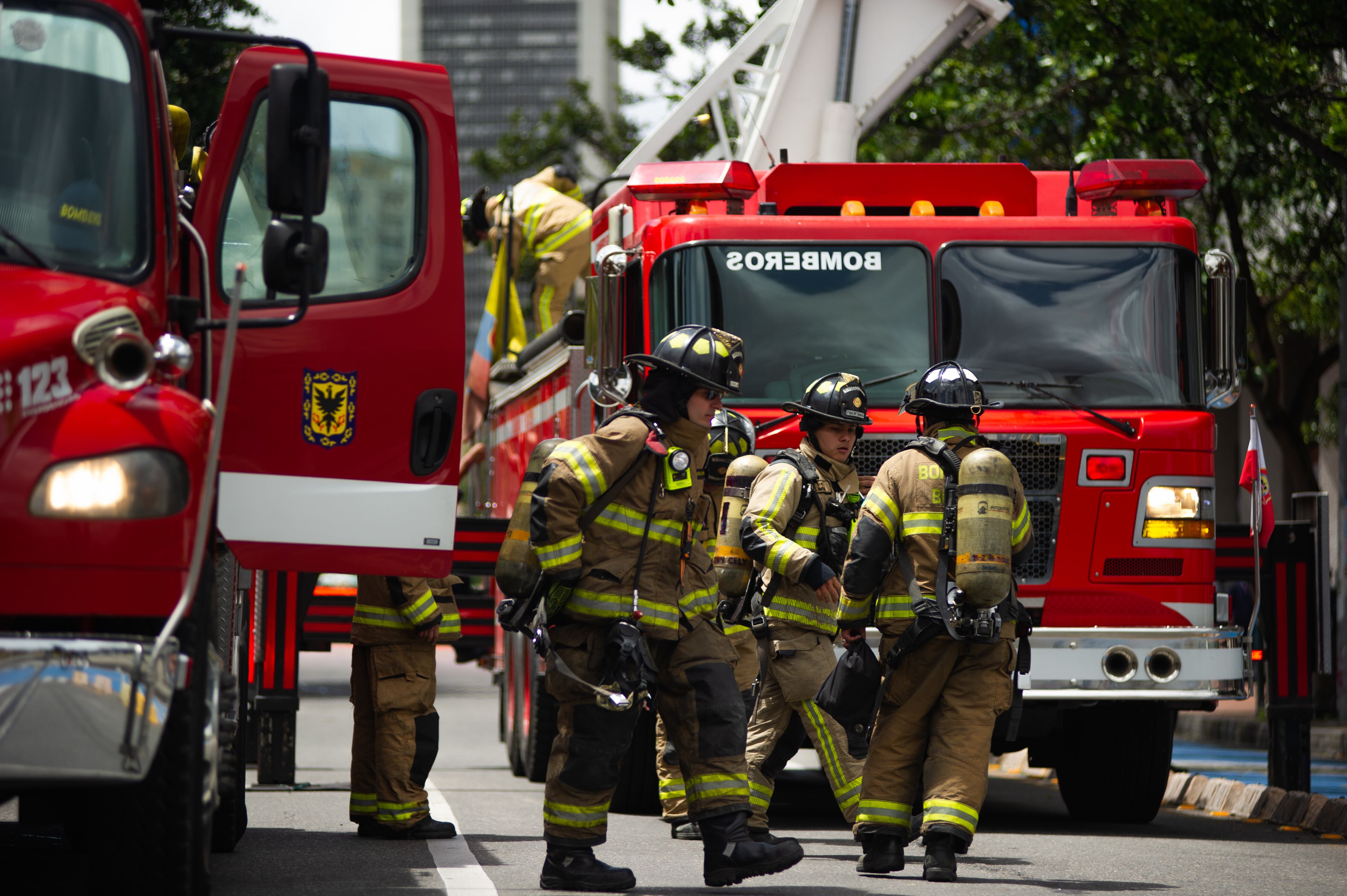 Cinco unidades de bomberos lograron controlar el incendio - crédito Chepa Beltran / Europa Press