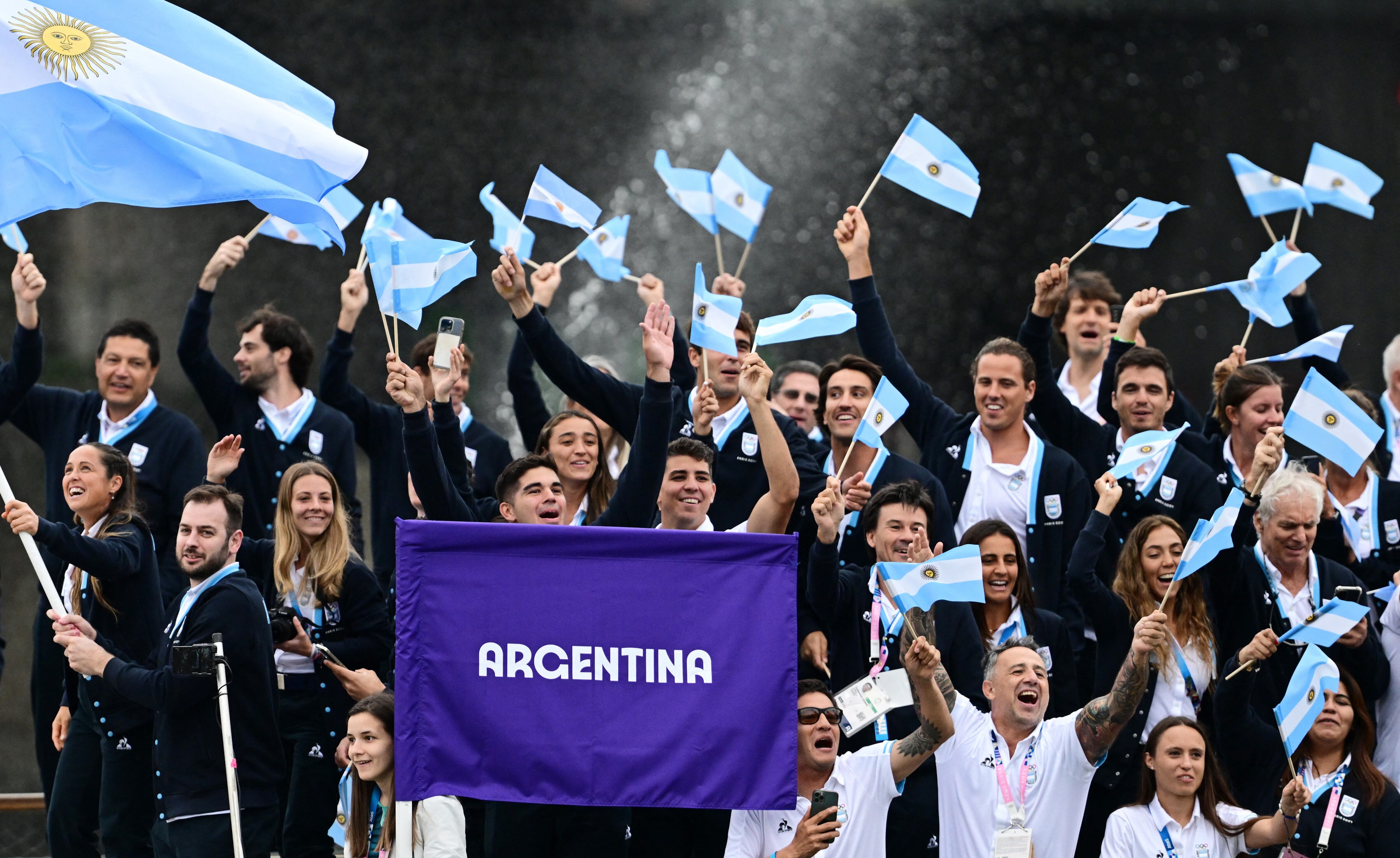 La delegación argentina en la apertura de París 2024 (Foto: Reuters/Angelika Warmuth)