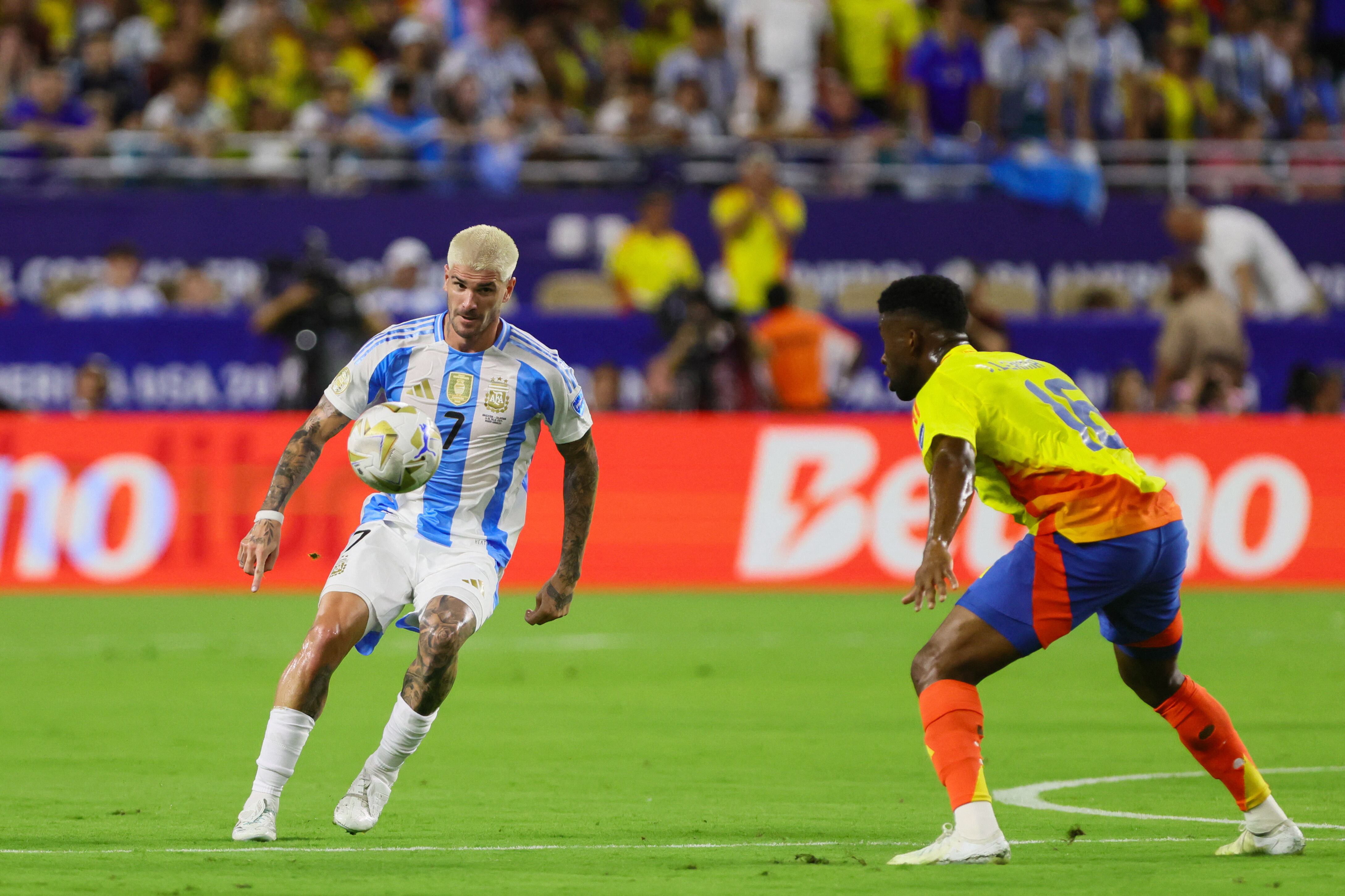 El Motorcito de la Selección: Rodrigo De Paul (Mandatory Credit: Sam Navarro-USA TODAY Sports)