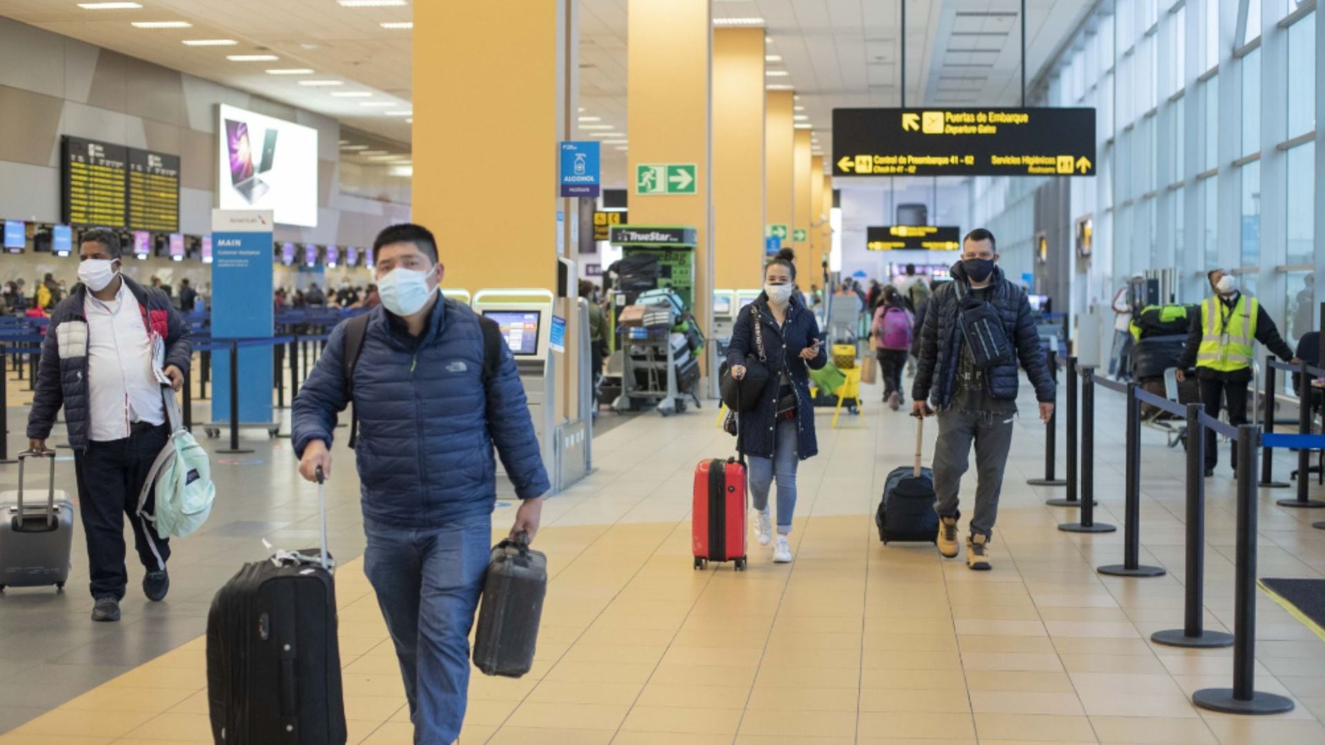 ¿No tienes DNI, pero debes viajar en avión dentro del Perú? Estos son los documentos que te permitirán abordar el vuelo