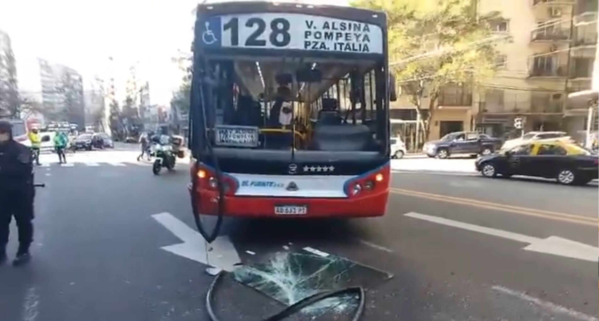 Choque de dos colectivos en Palermo