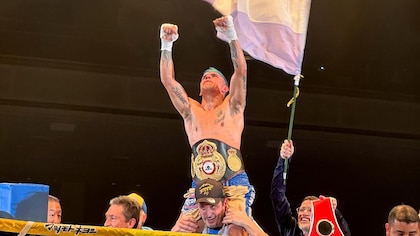 La emoción del Puma Martínez tras su épica victoria en Japón: el homenaje a su padre y su recuerdo de otros históricos boxeadores