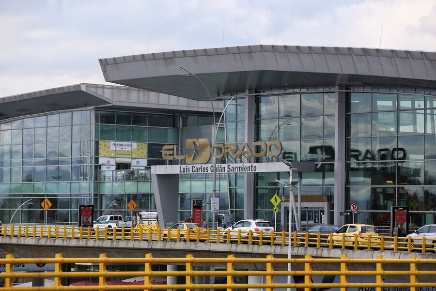 Entrada aeropuerto El Dorado-Bogotá-Colombia