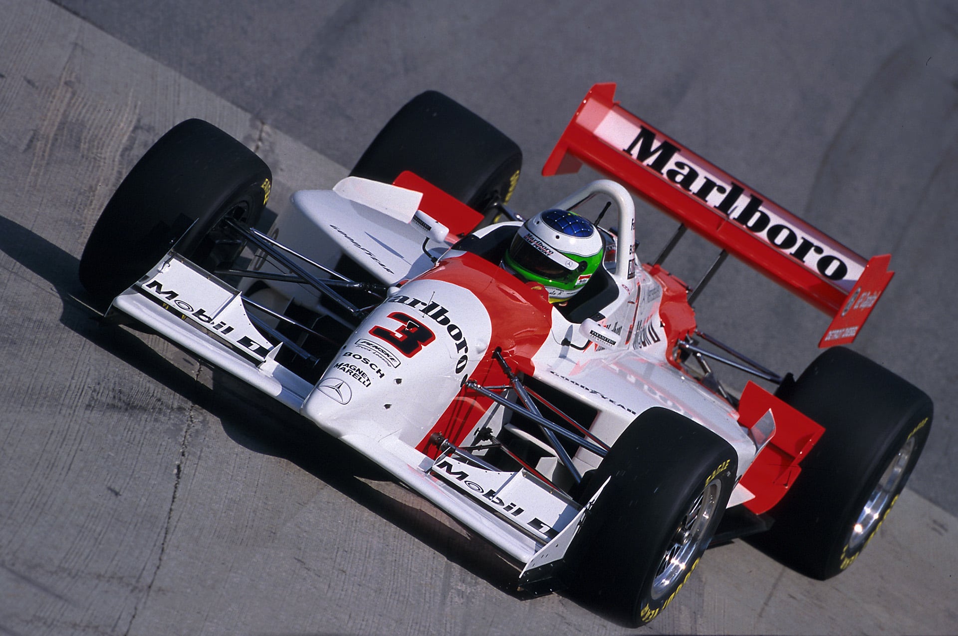 Luego de brillar en Europa y quedar a un paso de la Fórmula 1, en 1999 el equipo Penske del CART lo convocó