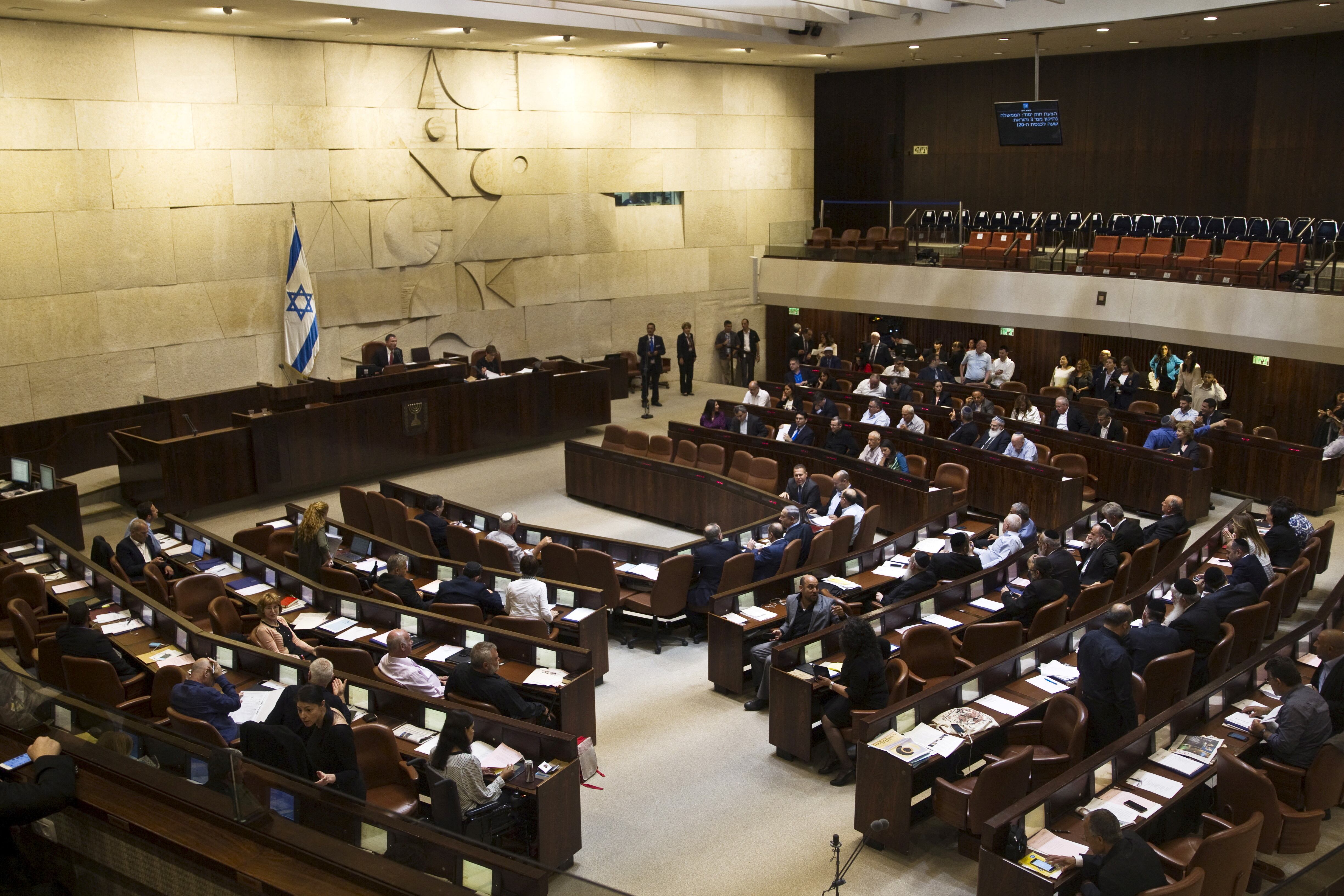 La votación en la Knesset se saldó en la víspera con 68 votos a favor (REUTERS/Ronen Zvulun/File Photo)