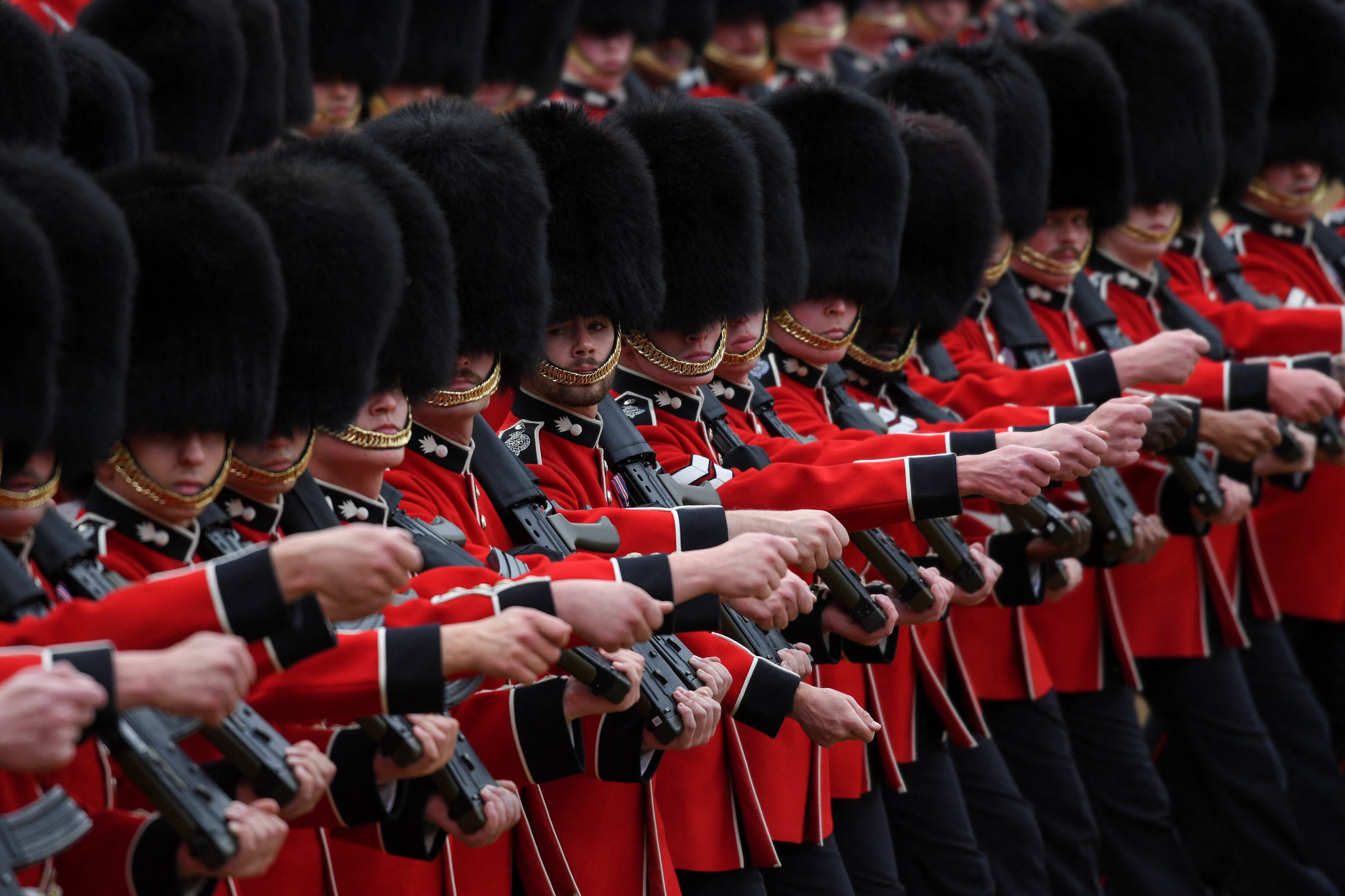 La Guardia Real, durante el Trooping the Colour. (REUTERS/Chris J. Ratcliffe)