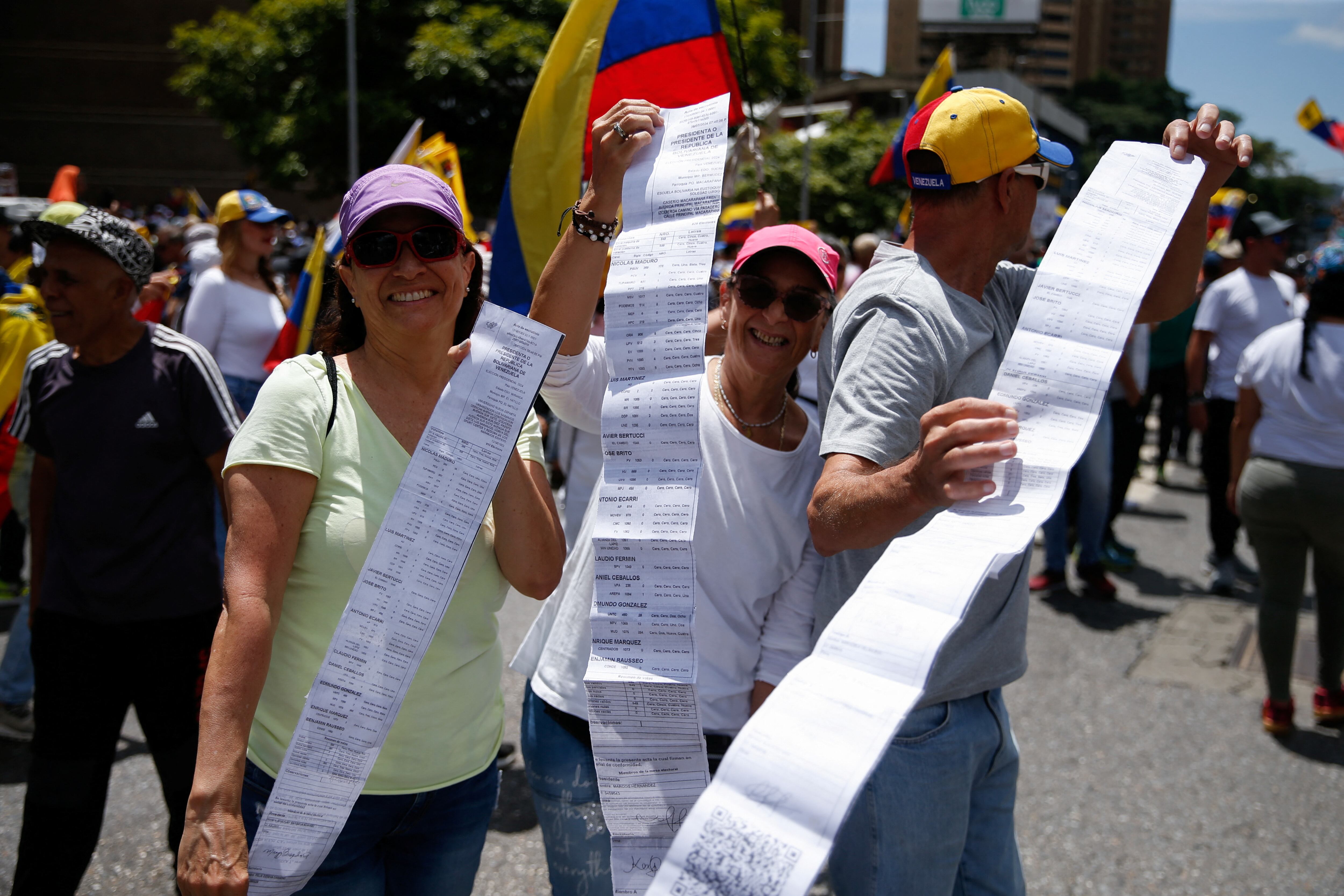 Las actas electorales se convirtieron en un símbolo de la oposición para derrotar el fraude chavista (REUTERS/Leonardo Fernandez Viloria)