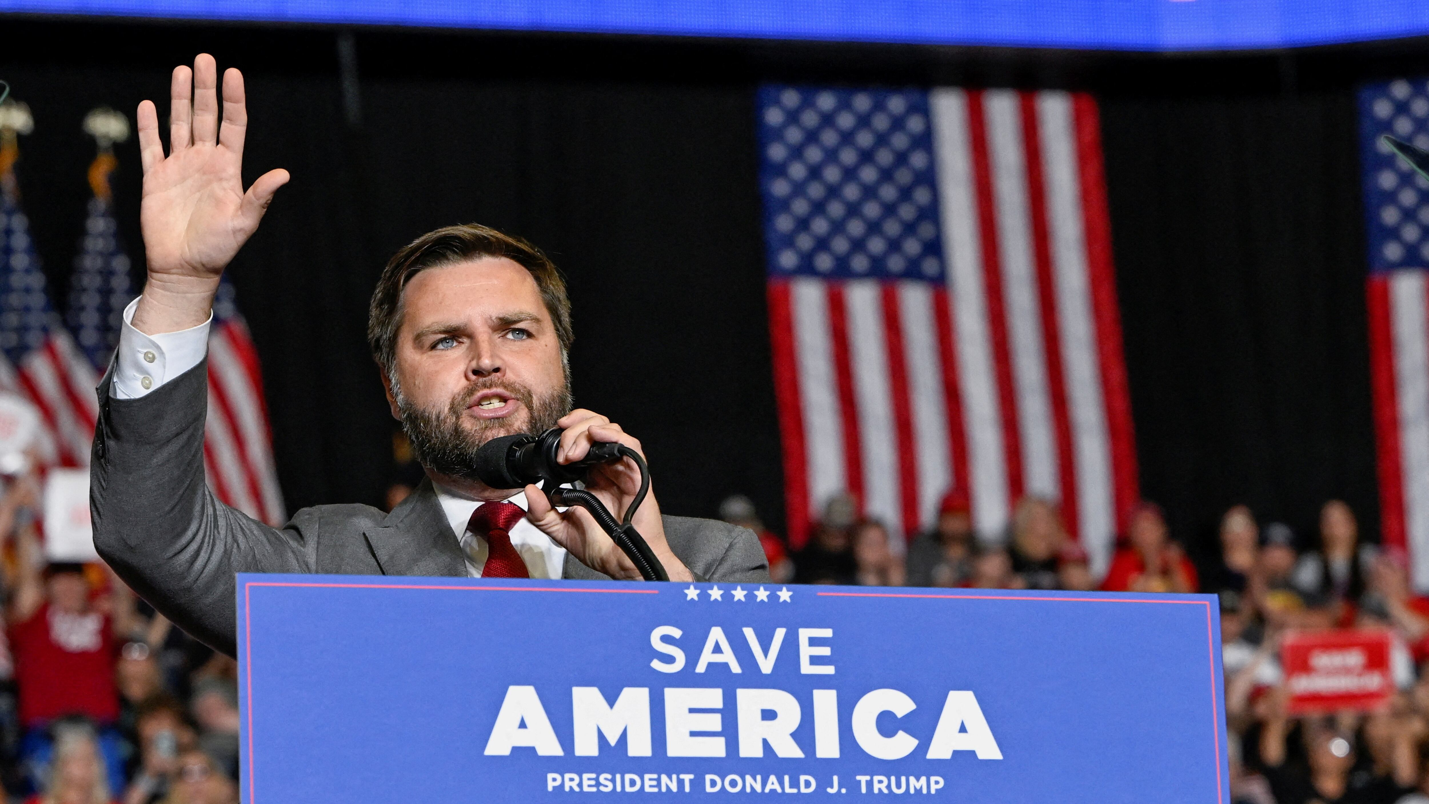 Vance, el conservador que pasó de escritor a senador y ahora será candidato a vicepresidente de Donald Trump (REUTERS/Gaelen Morse)