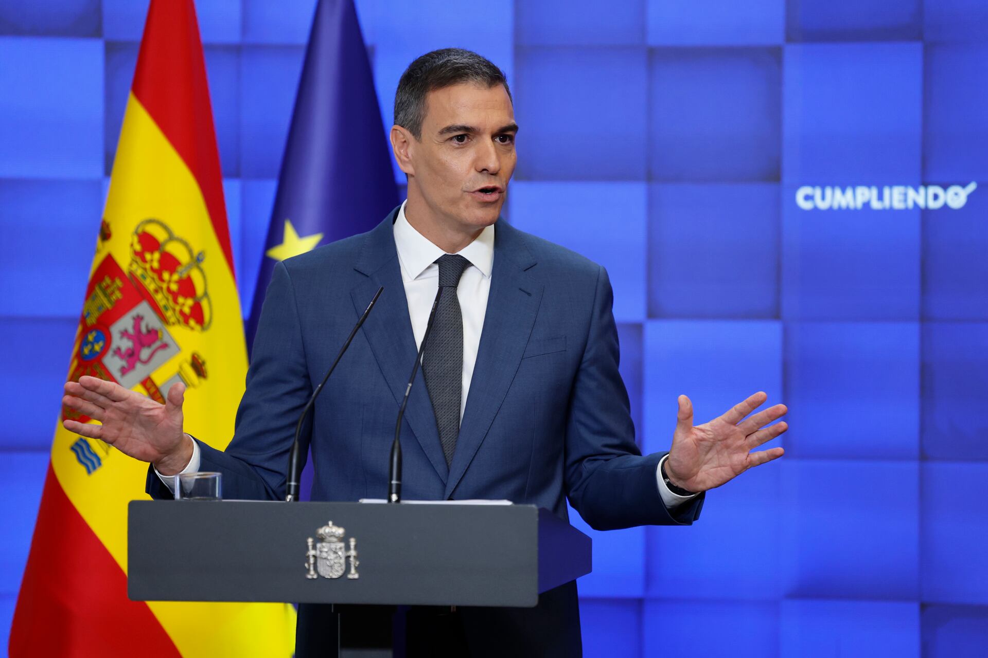 MADRID, 31/07/2024.- El presidente del Gobierno, Pedro Sánchez, hace este miércoles balance del curso político antes del paréntesis de agosto, al que el Ejecutivo llega con un preacuerdo con ERC para la investidura de Salvador Illa en Cataluña, con el anuncio de una querella contra el juez que investiga a Begoña Gómez y con buenos datos económicos pero sin presupuestos. EFE/ Mariscal