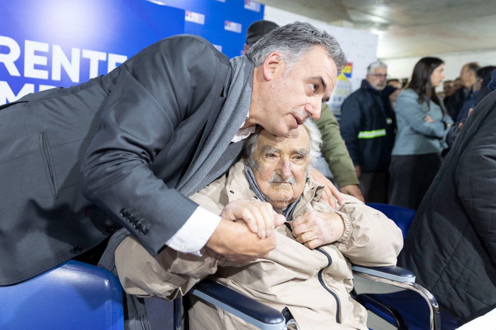 Yamandú Orsi y José Mujica