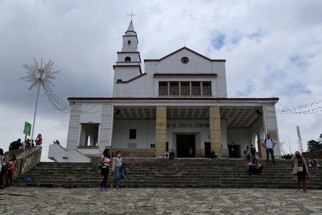 Una de las actividades que ofrece la Alcaldía de Bogotá son los recorridos religiosos por diferentes iglesias de la ciudad - crédito Colprensa