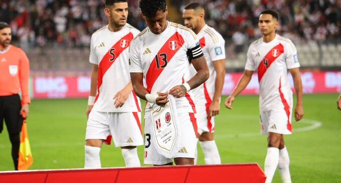 Renato Tapia ha asumido el liderazgo de la selección peruana. - Crédito: FPF