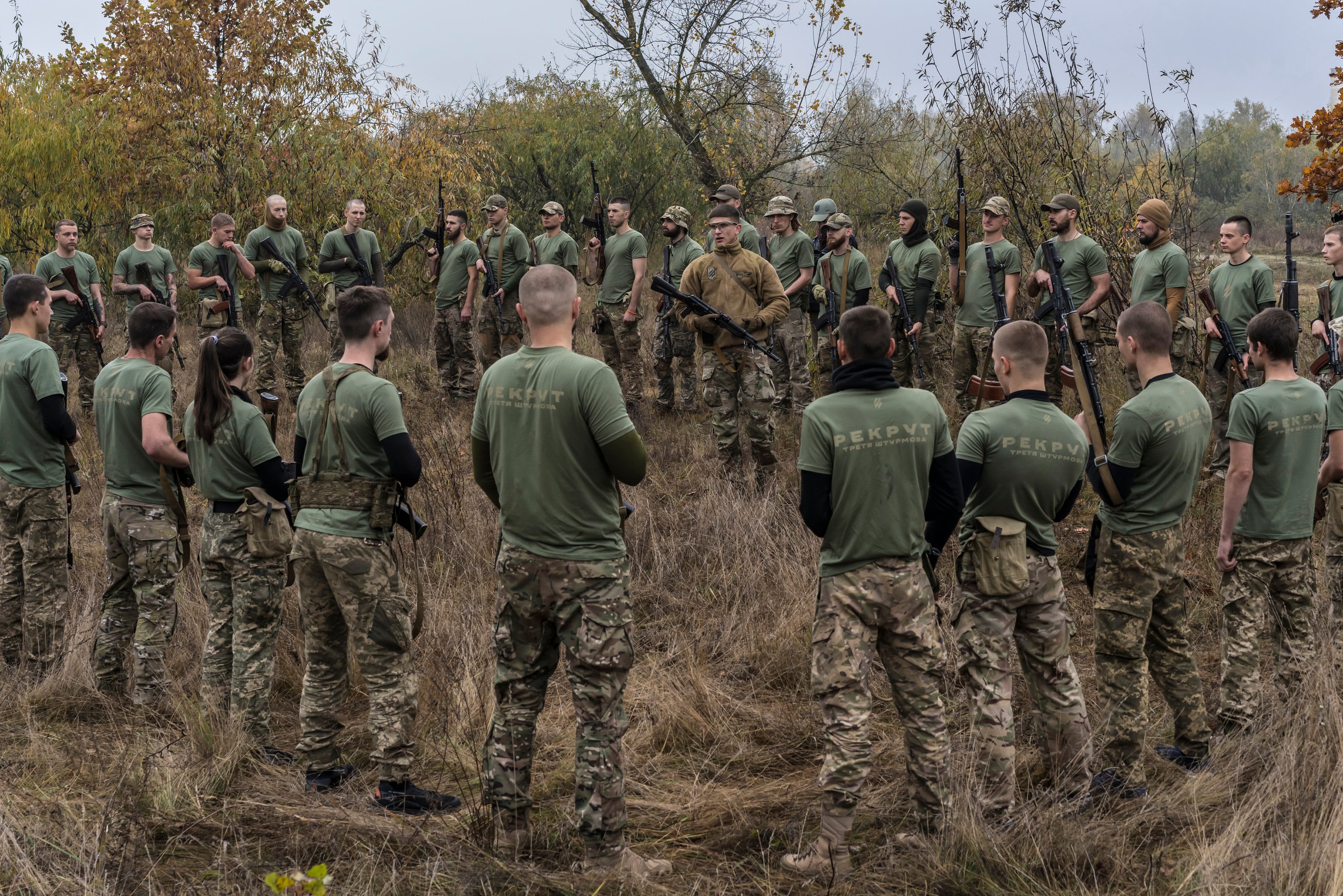 El servicio militar obligatorio en Ucrania se complica tras dos años de sangrientos combates - Guerra Rusia Ucrania - New York Times