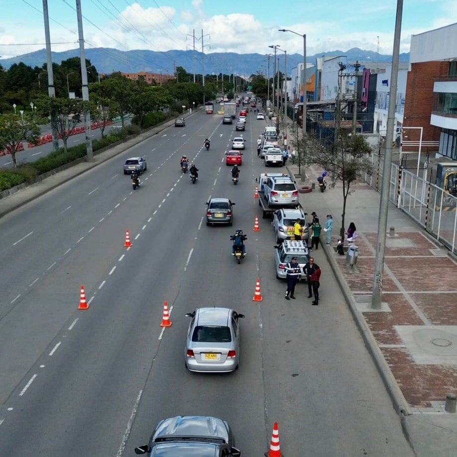Las autoridades de tránsito hacen presencia en las entradas a la ciudad - crédito Movilidad Bogotá