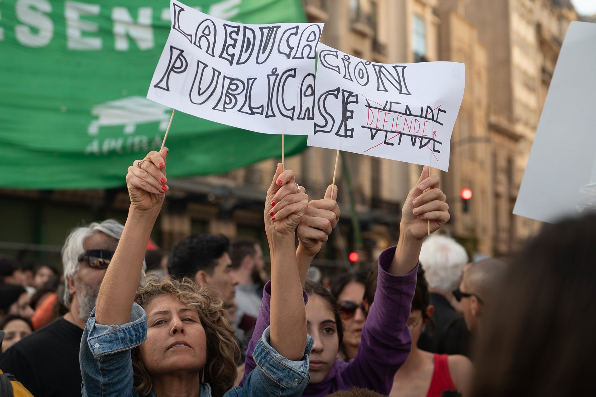 El Gobierno buscará arancelar las universidades públicas para los estudiantes extranjeros