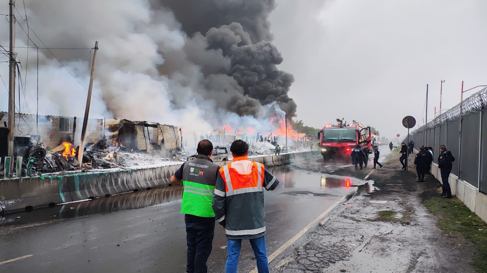 Incendio cerca del AICM