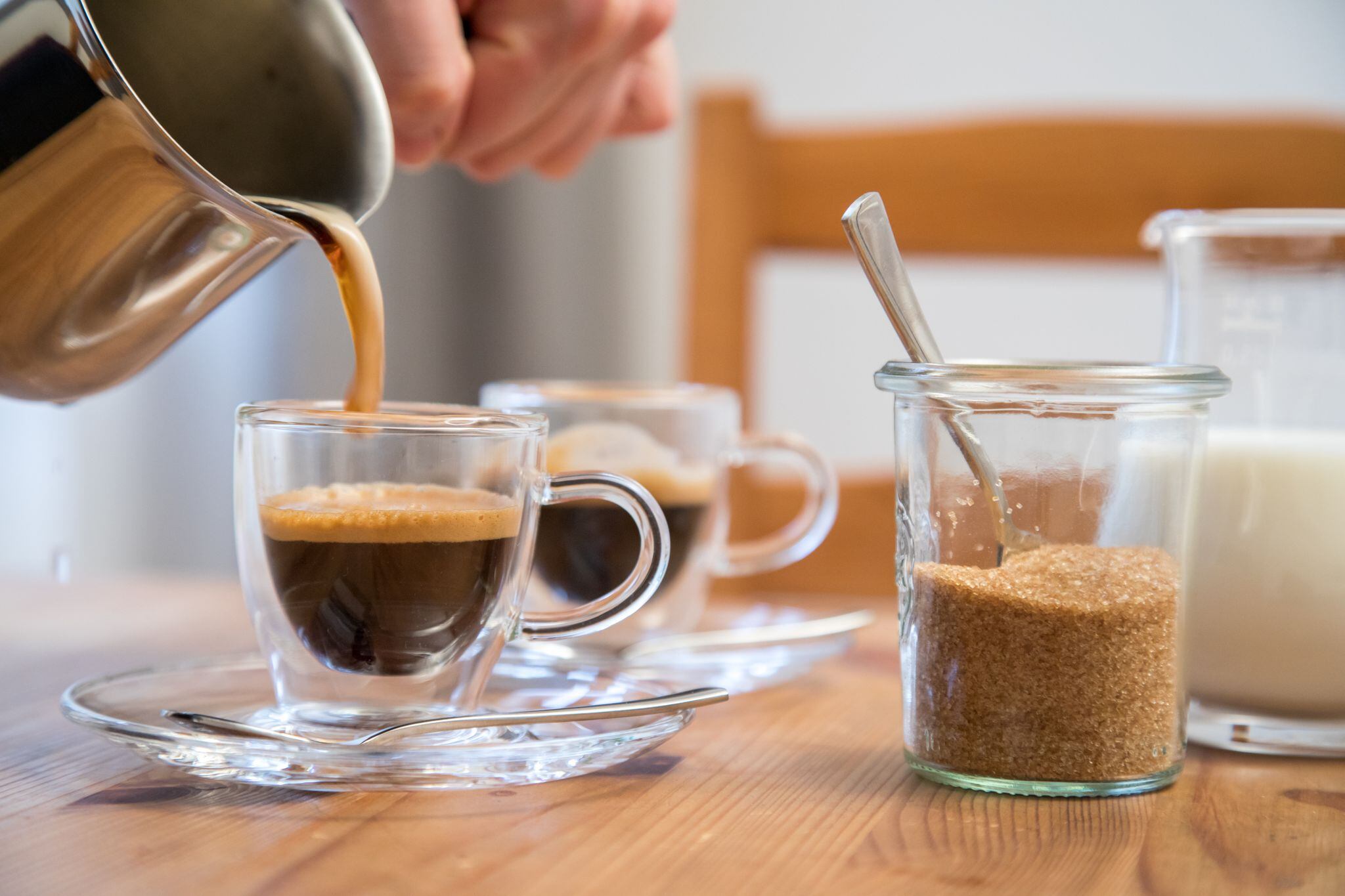 Existen ciertas especias que pueden estimular el cerebro al agregarlas a la primera taza de café de las mañanas - crédito Christin Klose/DPA