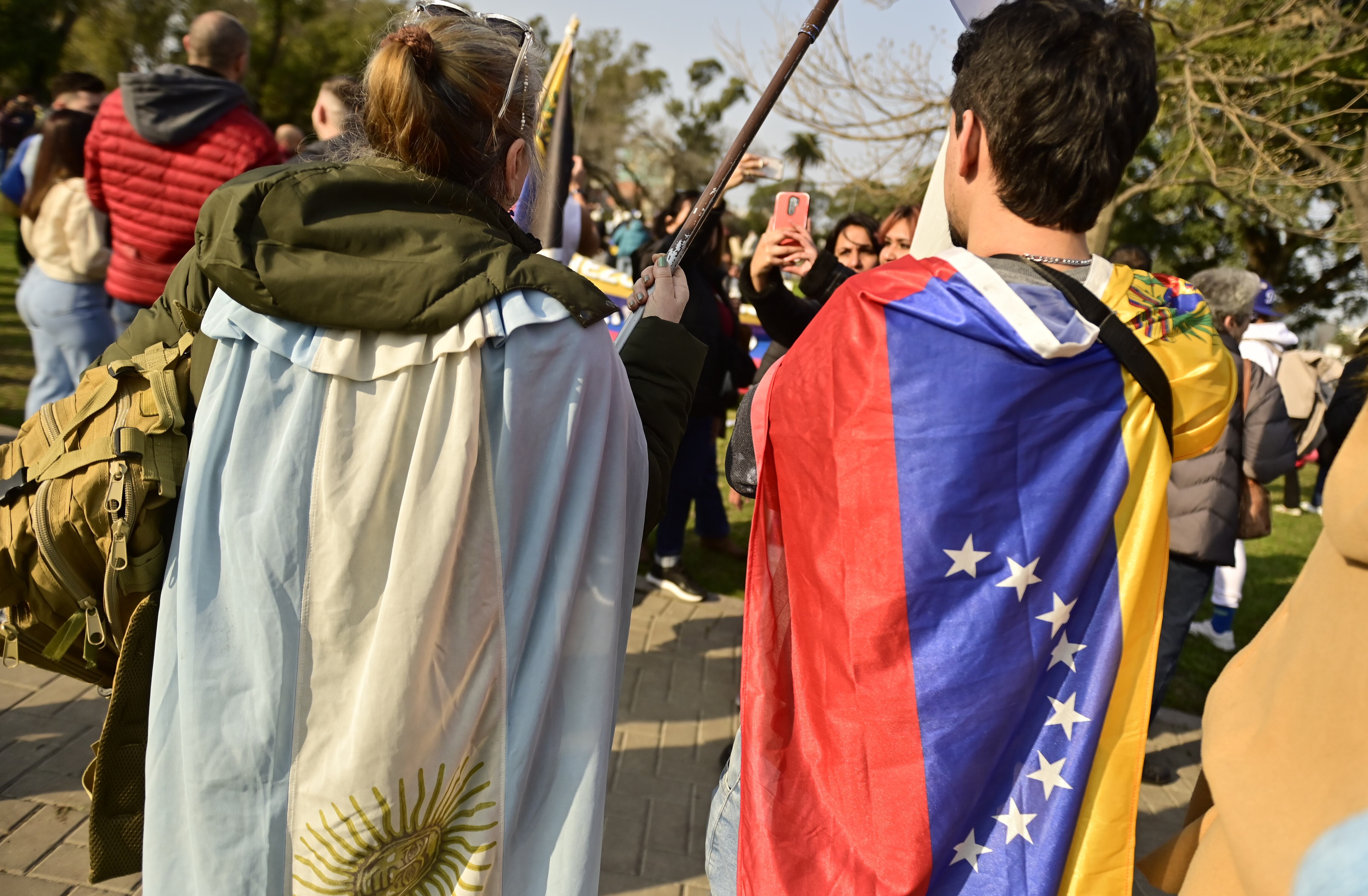 El Gobierno avanza en mejorar el funcionamiento de la política migratoria para los venezolanos que residen en el país. EFE/ Matias Martin Campaya
