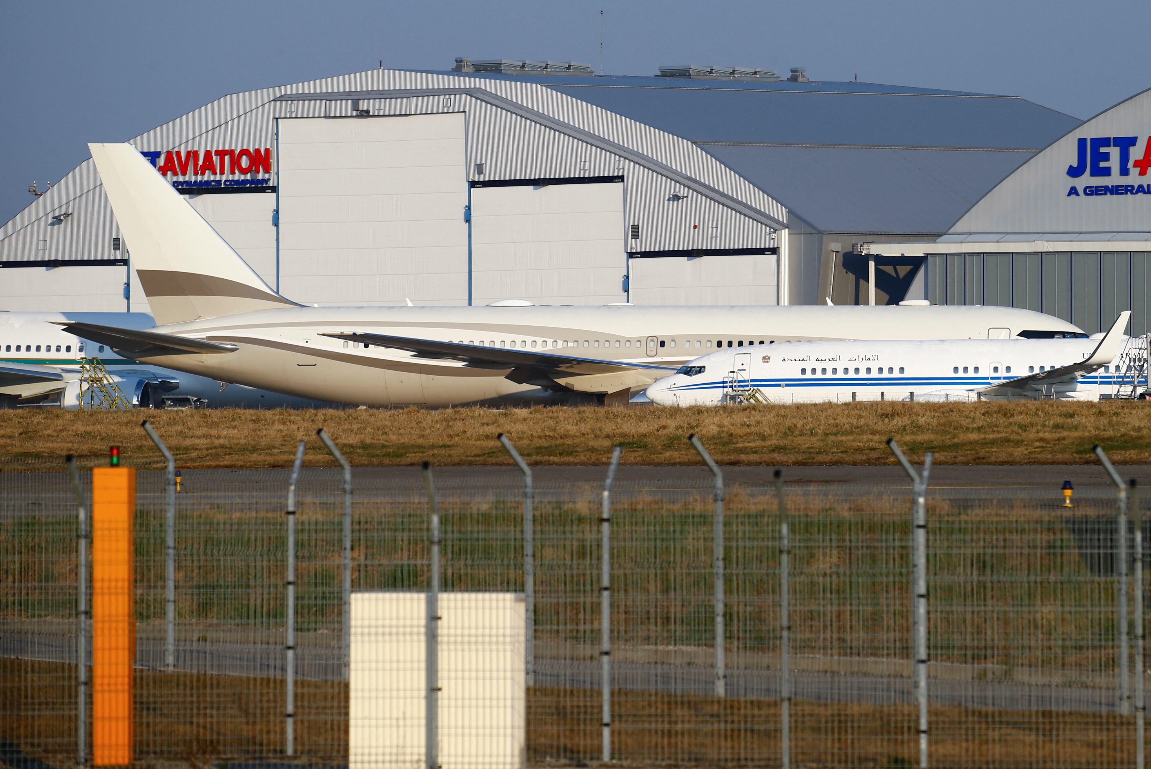 Un avión en los terrenos del EuroAirport Basel Mulhouse Freiburg cerca de Mulhouse, Francia. REUTERS/Arnd Wiegmann